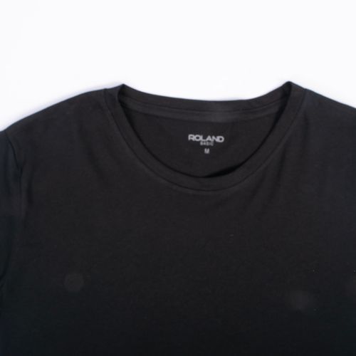 CAMISETA CUELLO REDONDO NEGRO