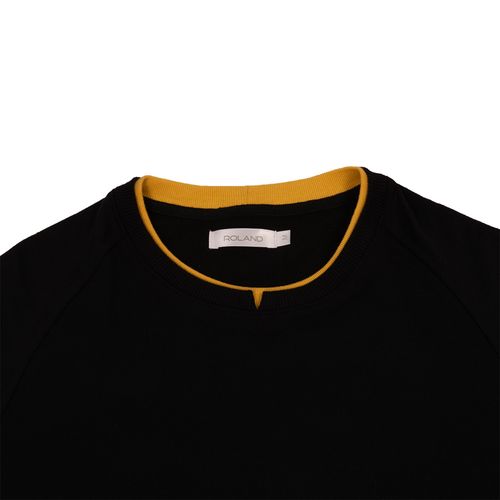 BUZO FLEECE DETALLE MOSTAZA NEGRO