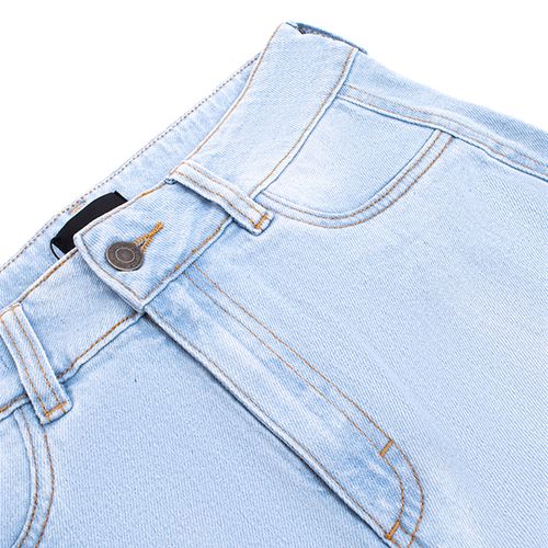 PANTALÓN DENIM SLIM CELESTE
