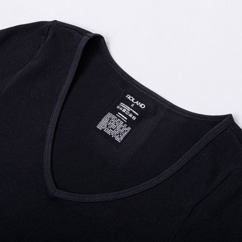 CAMISETA SEAMLESS CUELLO V NEGRO