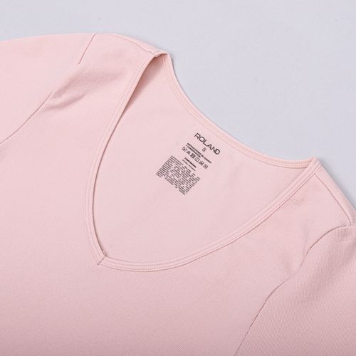 CAMISETA SEAMLESS CUELLO V NEGRO