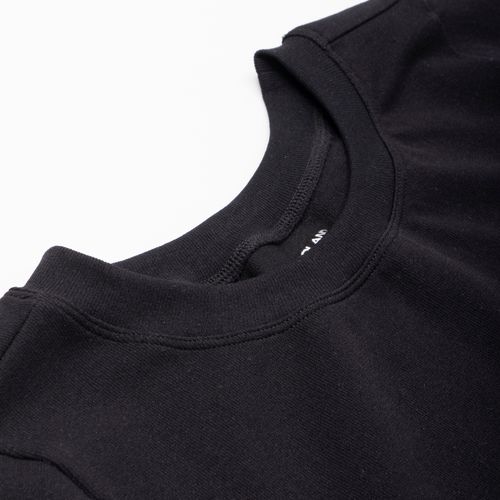 CAMISETA SEAMLESS CUELLO REDONDO NEGRO