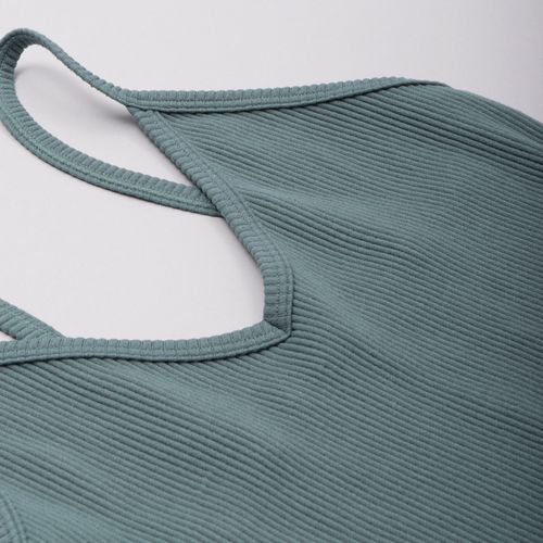 TOP SEAMLESS CUELLO V VERDE